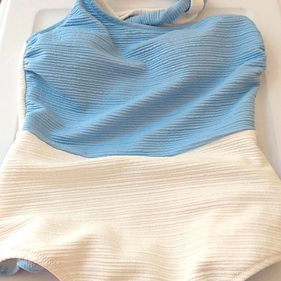 CUPSHE BLUE AND WHITE COLOR-BLOCK ONE SHOULDER SWIMSUIT SIZE SMALL NWT - Picture 3 of 7